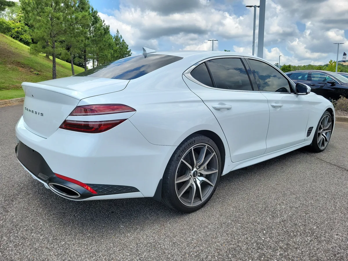 2025 Genesis G70 2.5T RWD thumbnail 5