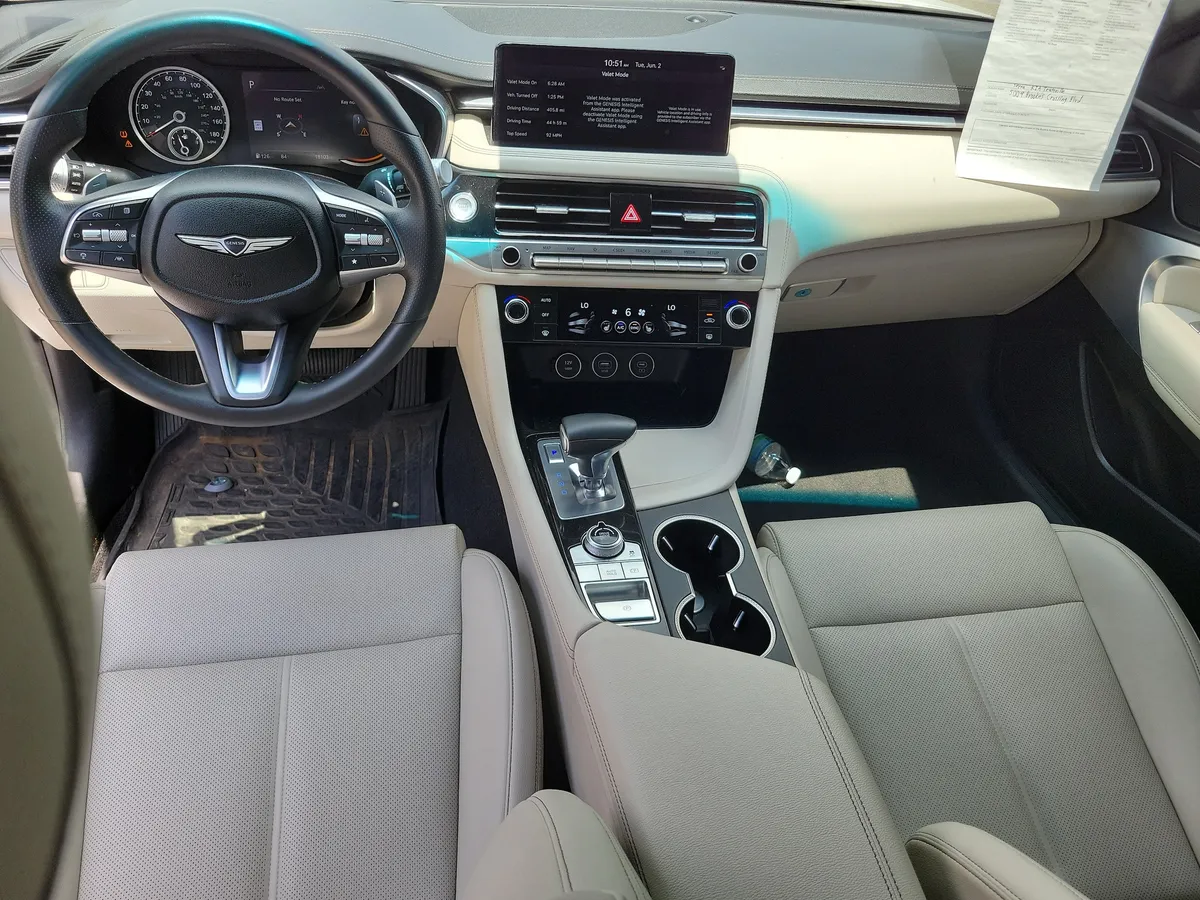 2025 Genesis G70 2.5T RWD thumbnail 9