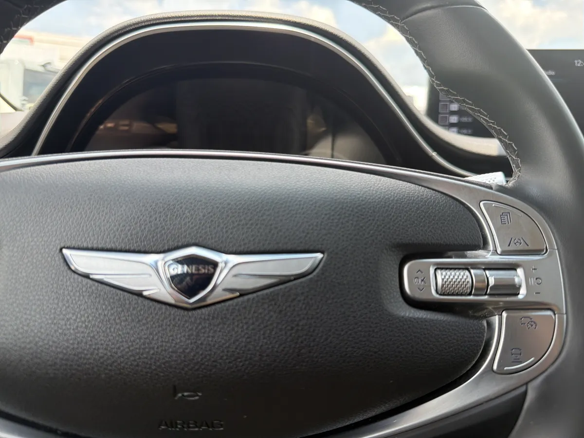 2025 Genesis GV70 2.5T thumbnail 11