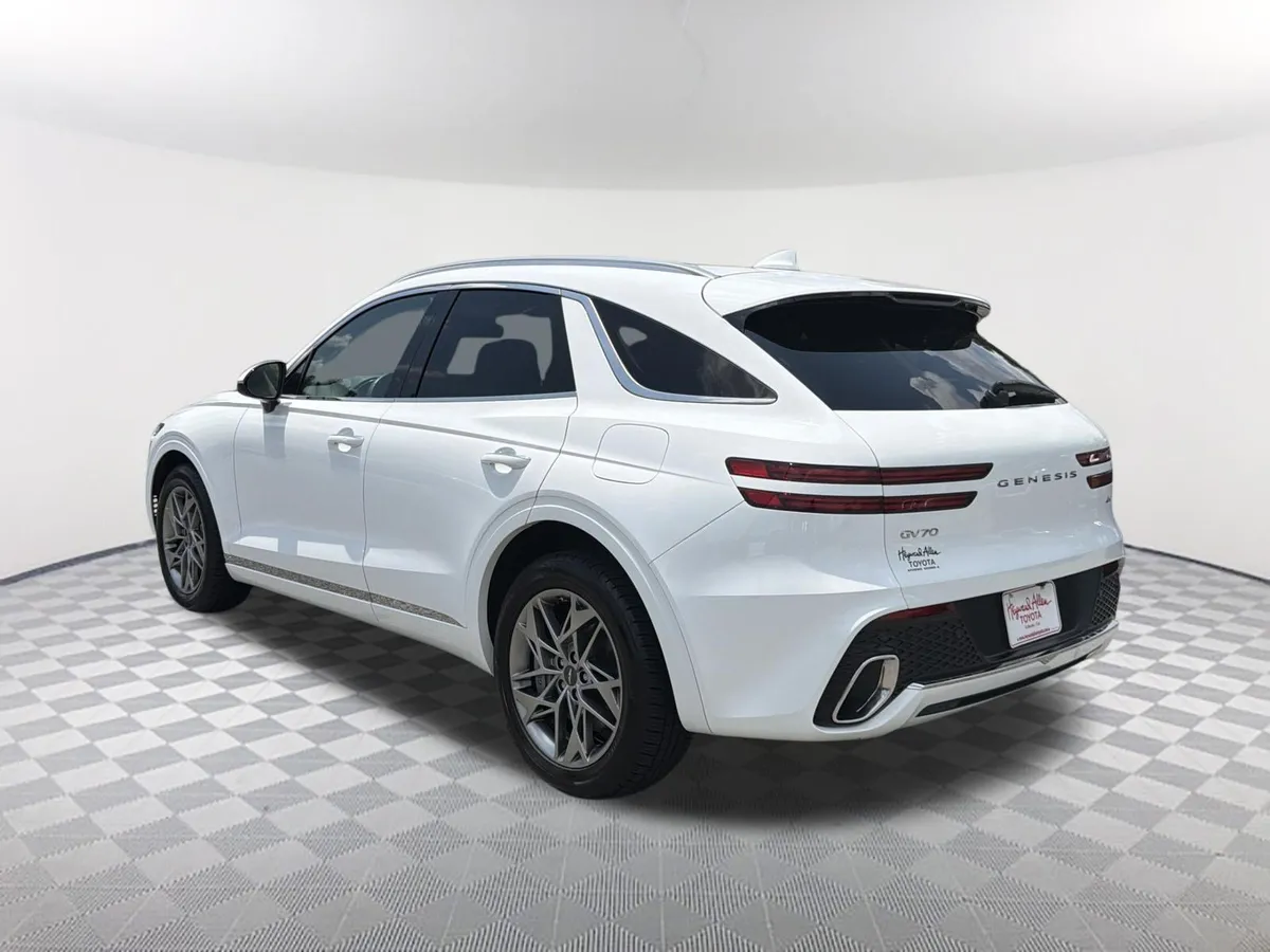 2025 Genesis GV70 2.5T thumbnail 15