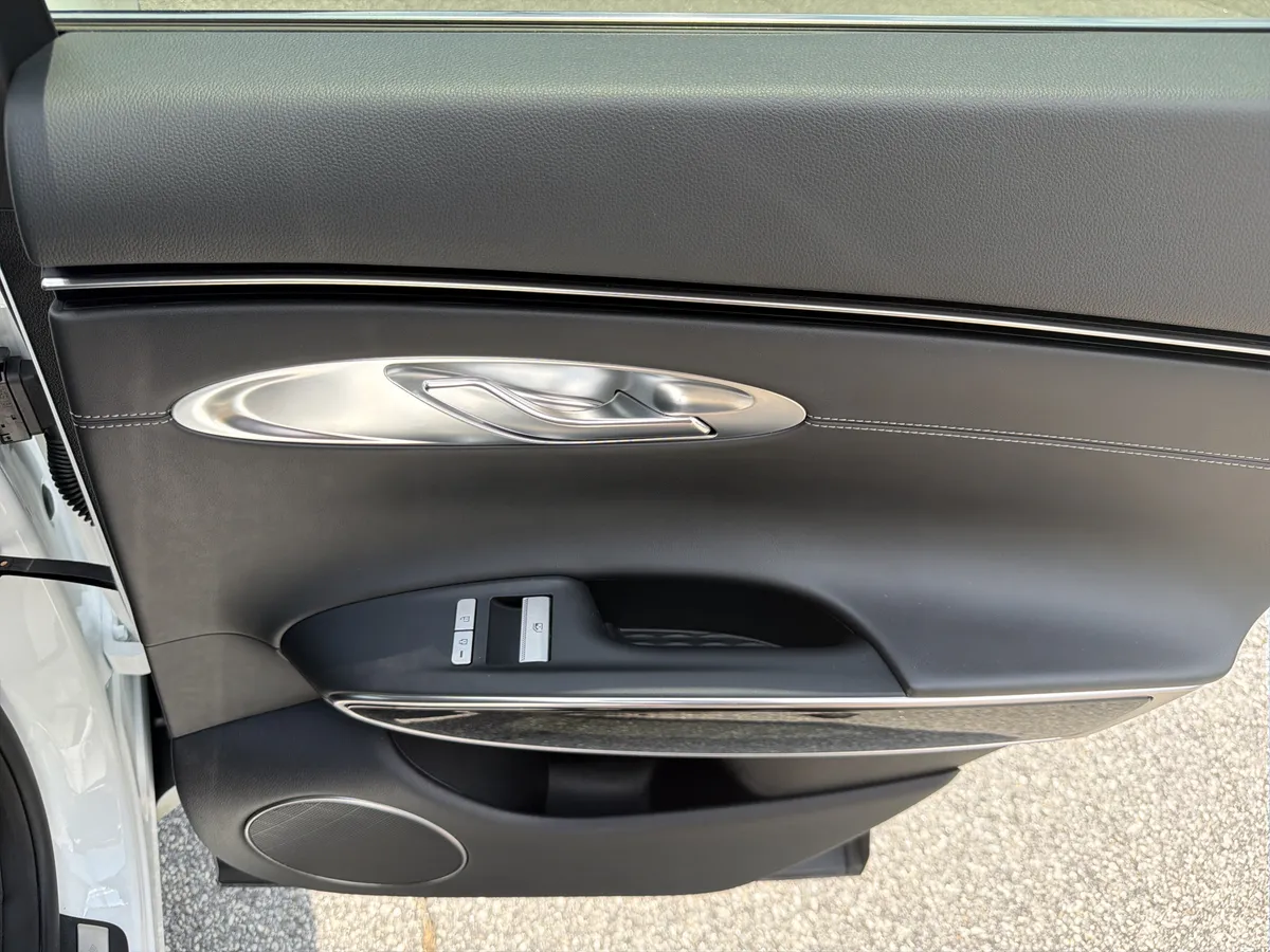 2025 Genesis GV70 2.5T thumbnail 27