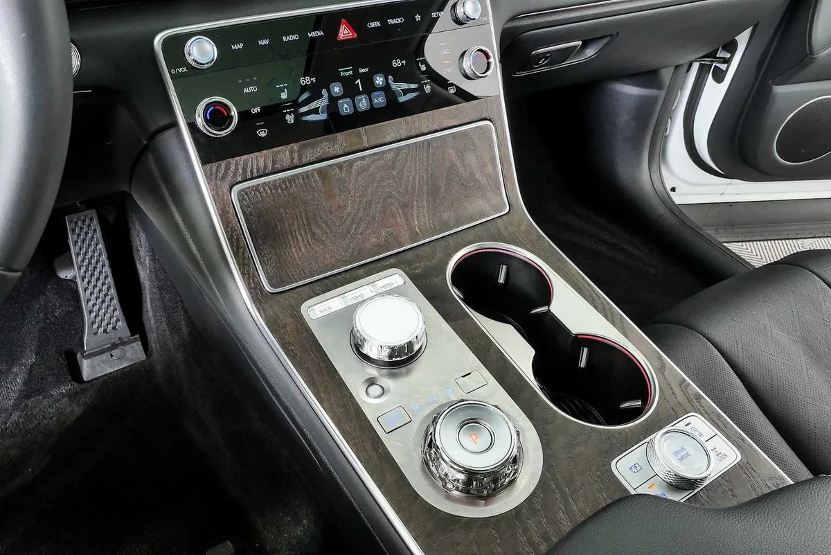 2025 GENESIS GV80 2.5T Prestige thumbnail 18