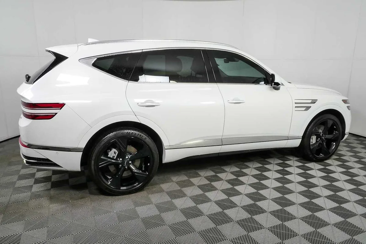 2025 GENESIS GV80 2.5T Prestige thumbnail 2