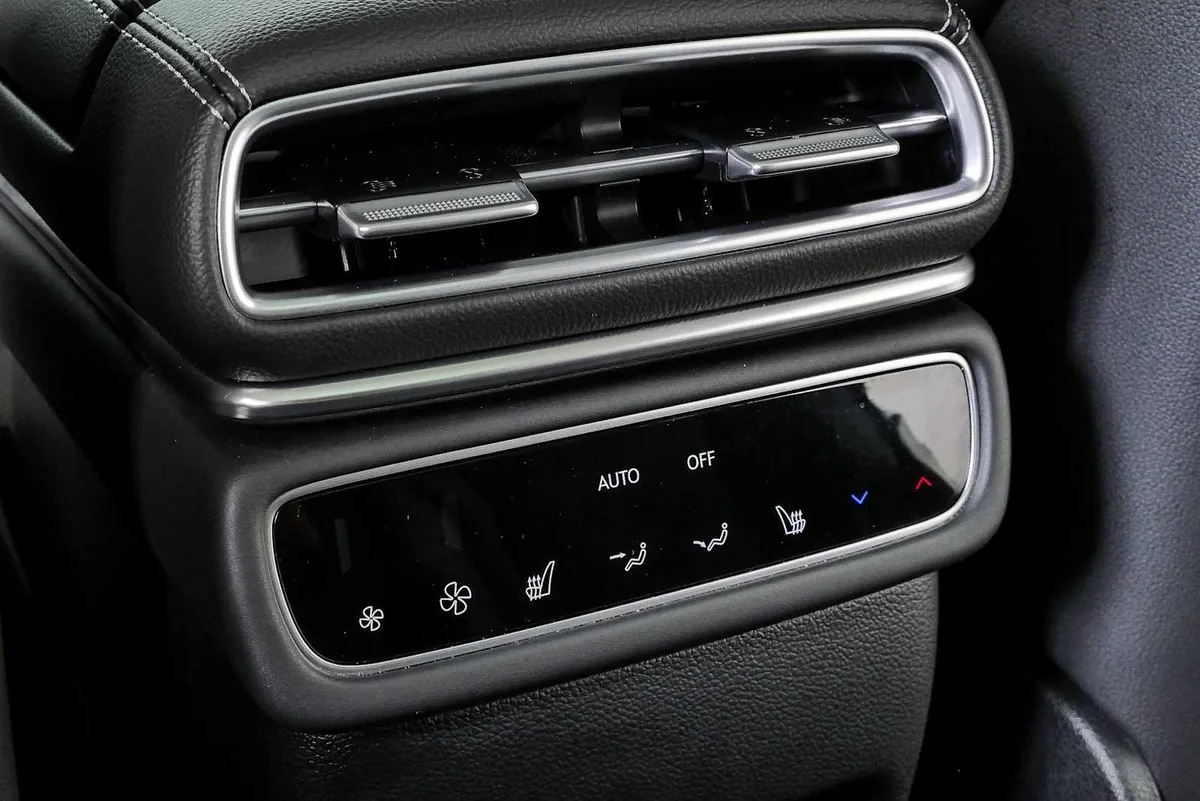 2025 GENESIS GV80 2.5T Prestige thumbnail 21