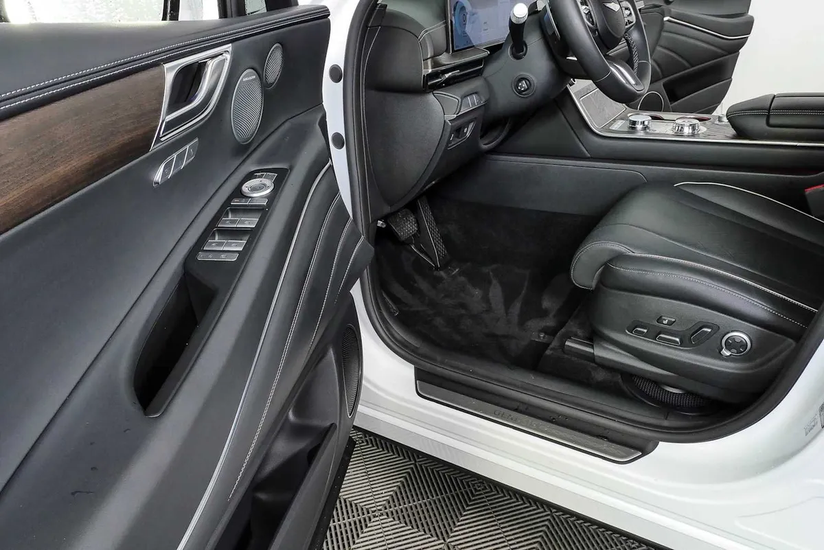 2025 GENESIS GV80 2.5T Prestige thumbnail 8