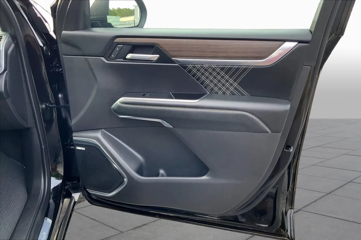 2025 GMC Acadia FWD Denali thumbnail 22