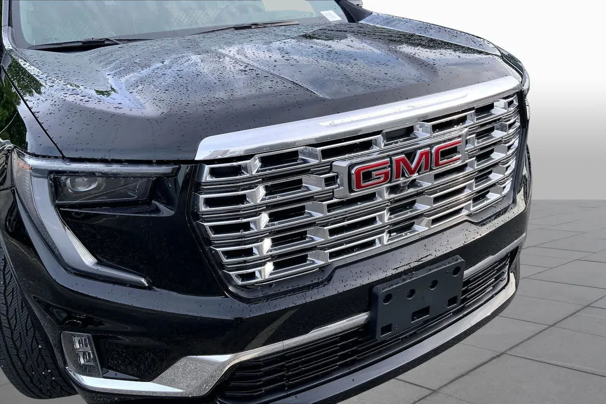 2025 GMC Acadia FWD Denali thumbnail 29