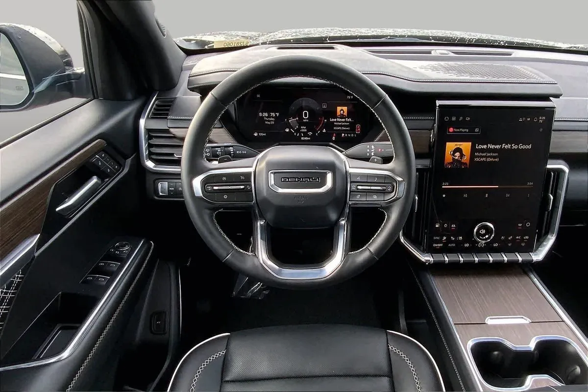 2025 GMC Acadia FWD Denali thumbnail 6