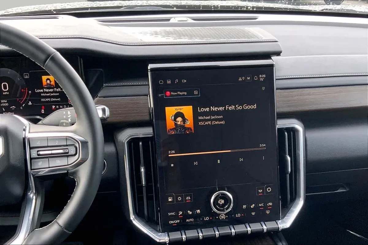 2025 GMC Acadia FWD Denali thumbnail 7