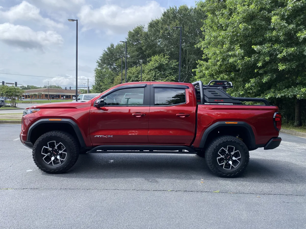 2025 GMC Canyon 4WD AT4 thumbnail 5