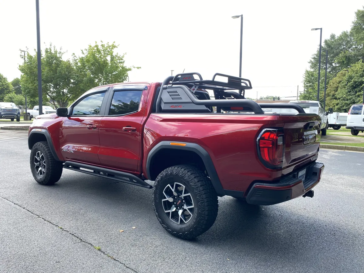 2025 GMC Canyon 4WD AT4 thumbnail 6