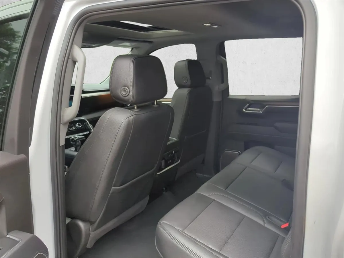 2025 GMC Sierra 1500 Denali thumbnail 14