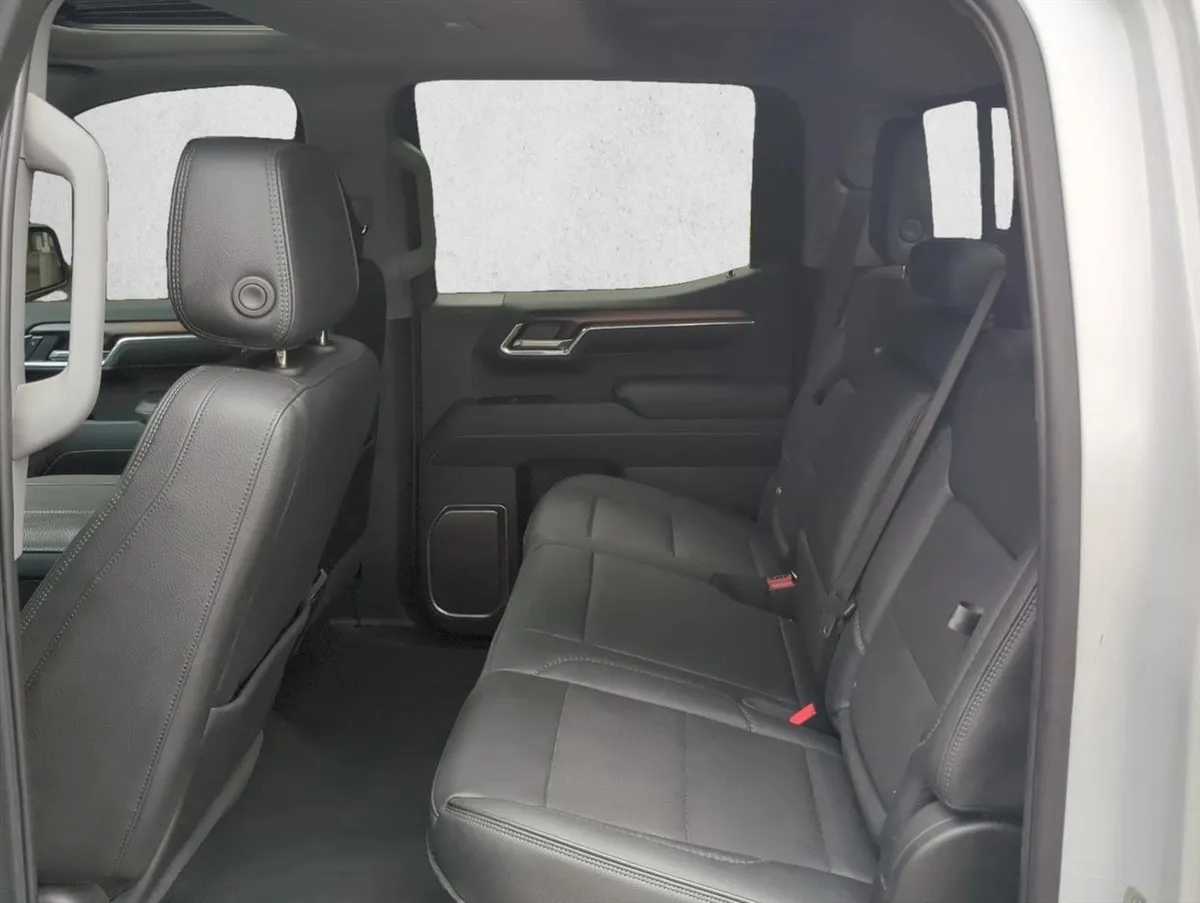 2025 GMC Sierra 1500 Denali thumbnail 17
