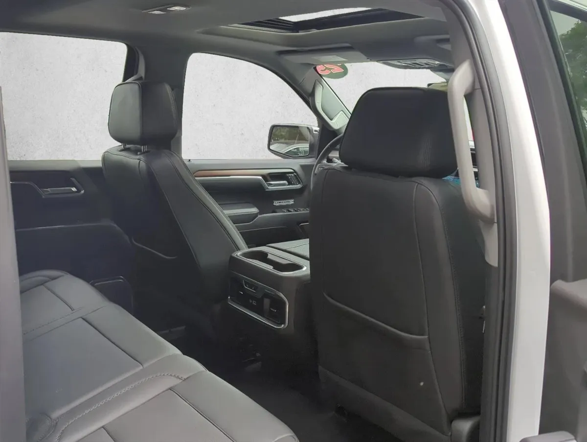 2025 GMC Sierra 1500 Denali thumbnail 18