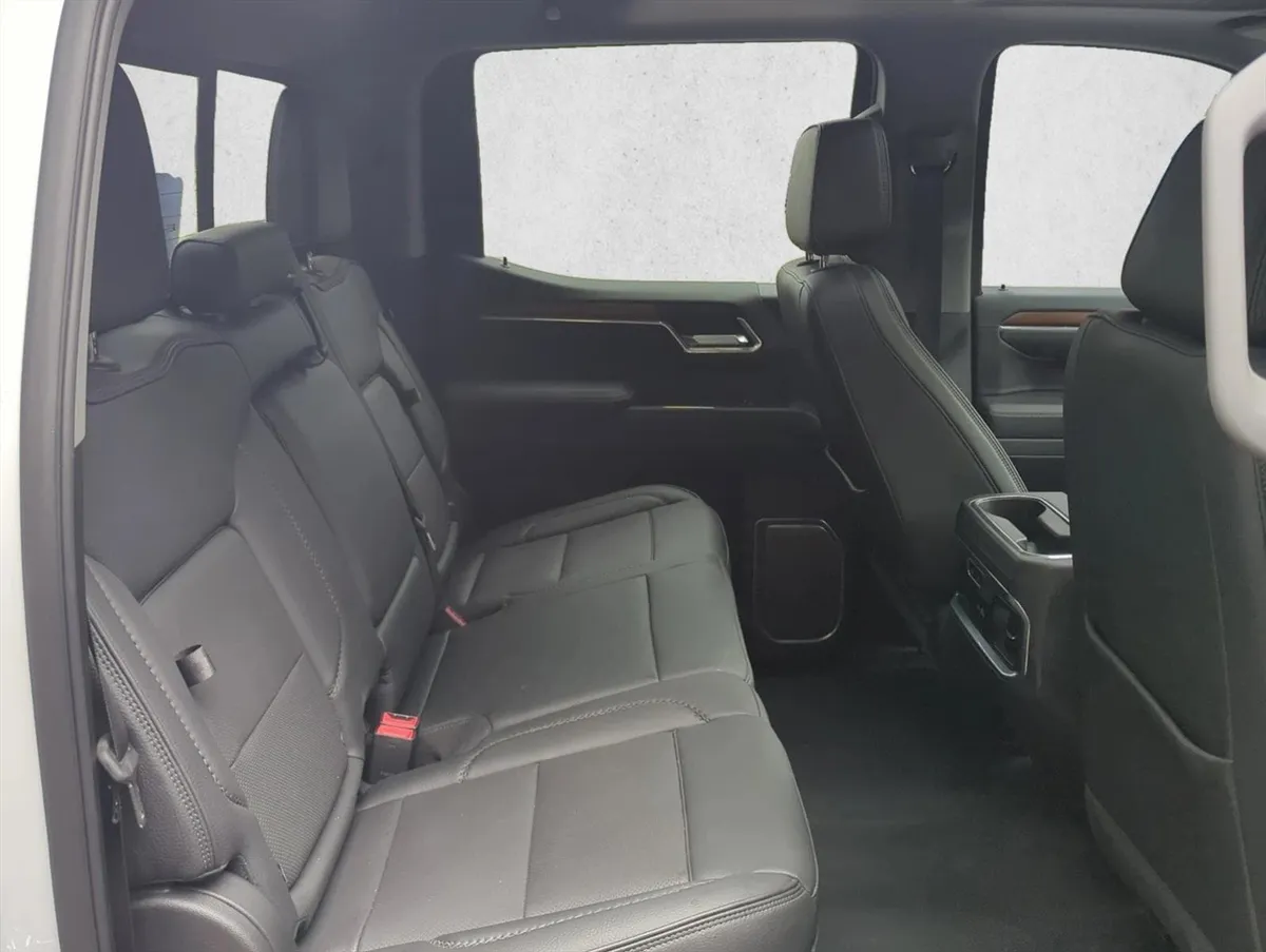 2025 GMC Sierra 1500 Denali thumbnail 19