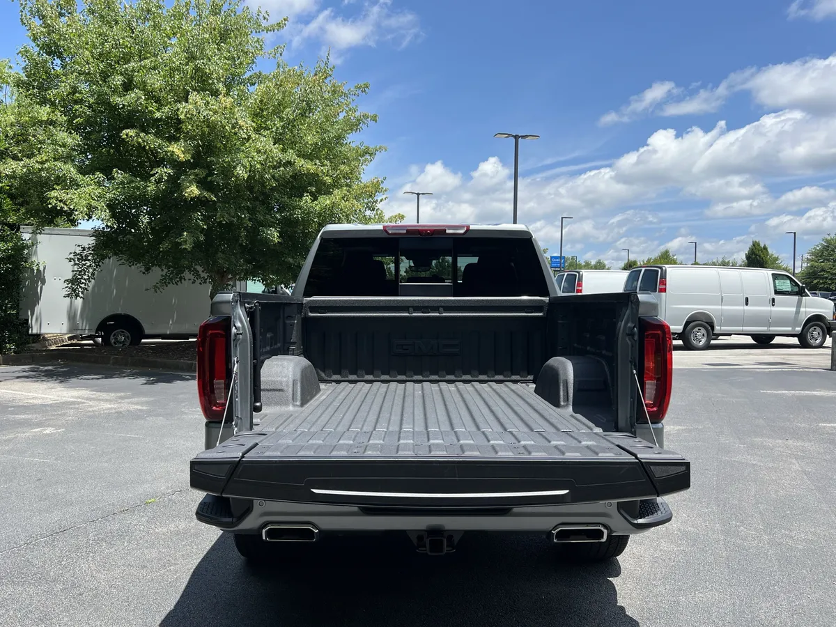 2025 GMC Sierra 1500 Denali thumbnail 10