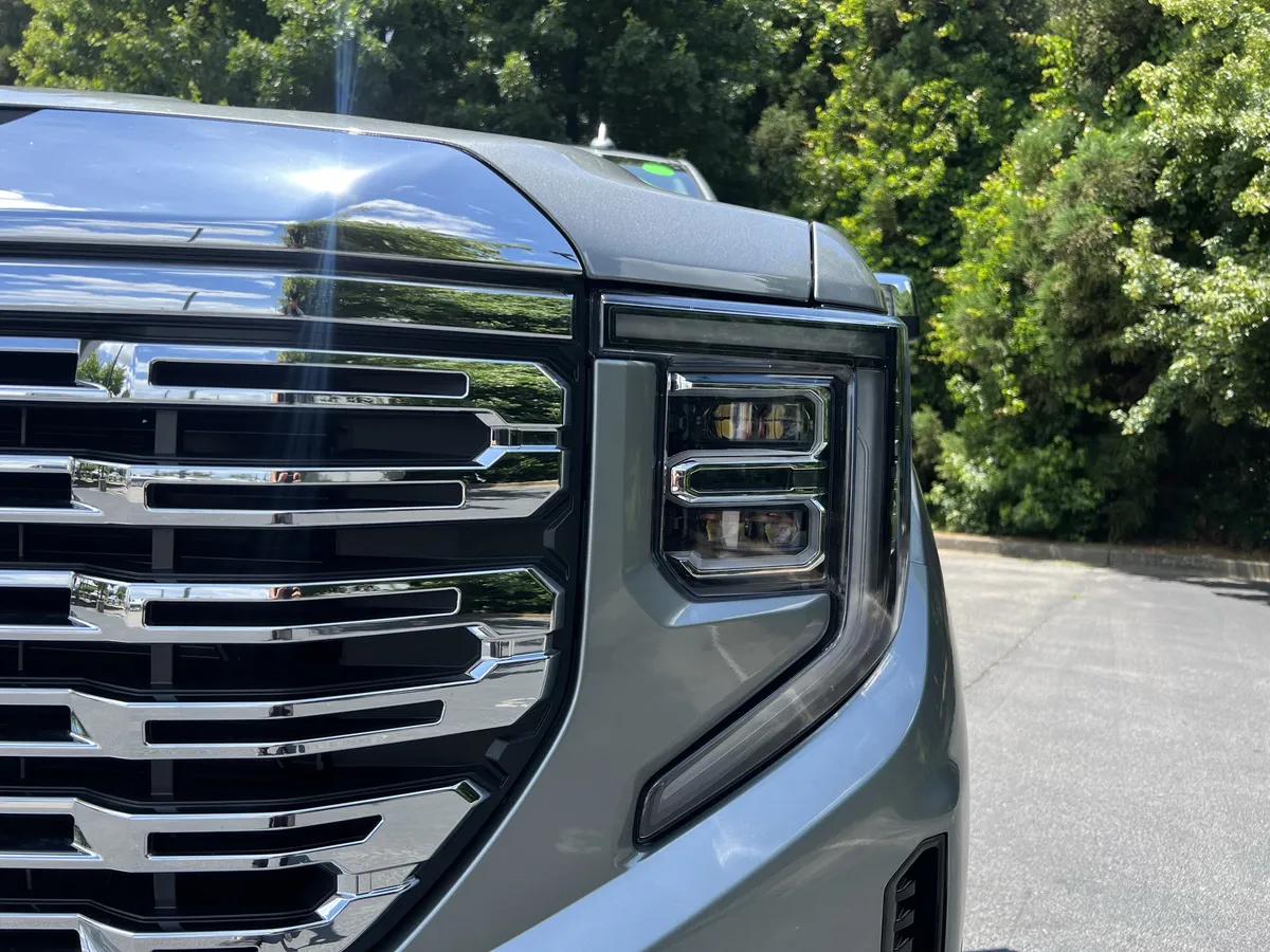 2025 GMC Sierra 1500 Denali thumbnail 13