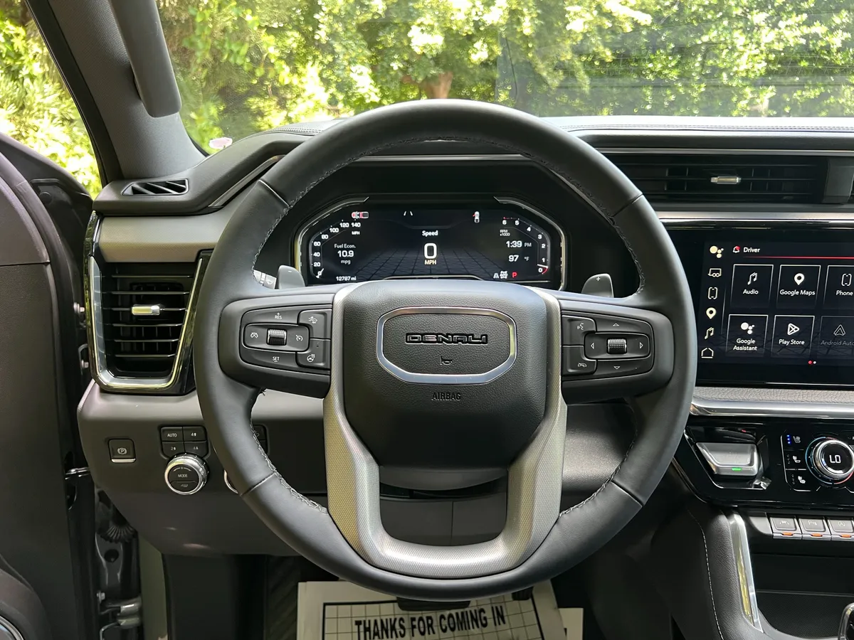 2025 GMC Sierra 1500 Denali thumbnail 18