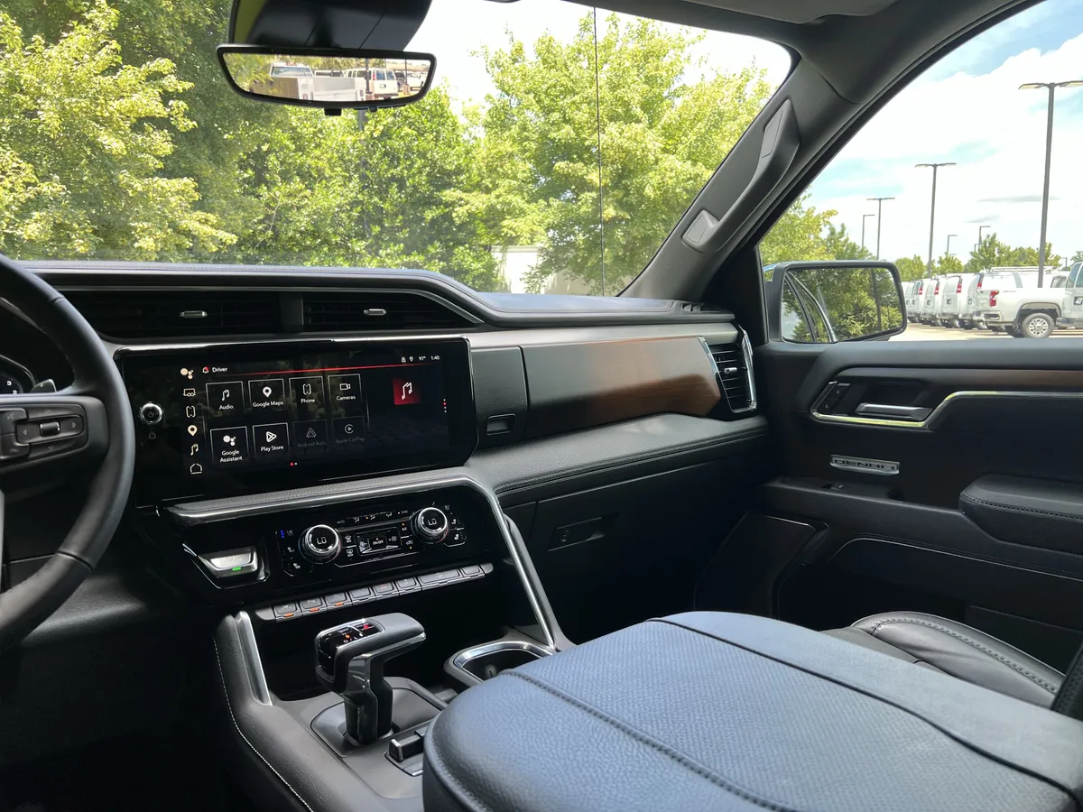 2025 GMC Sierra 1500 Denali thumbnail 23