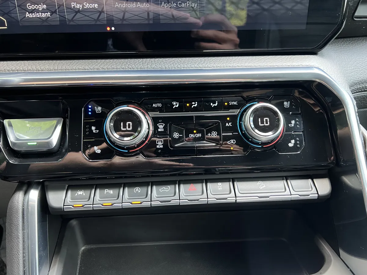 2025 GMC Sierra 1500 Denali thumbnail 26