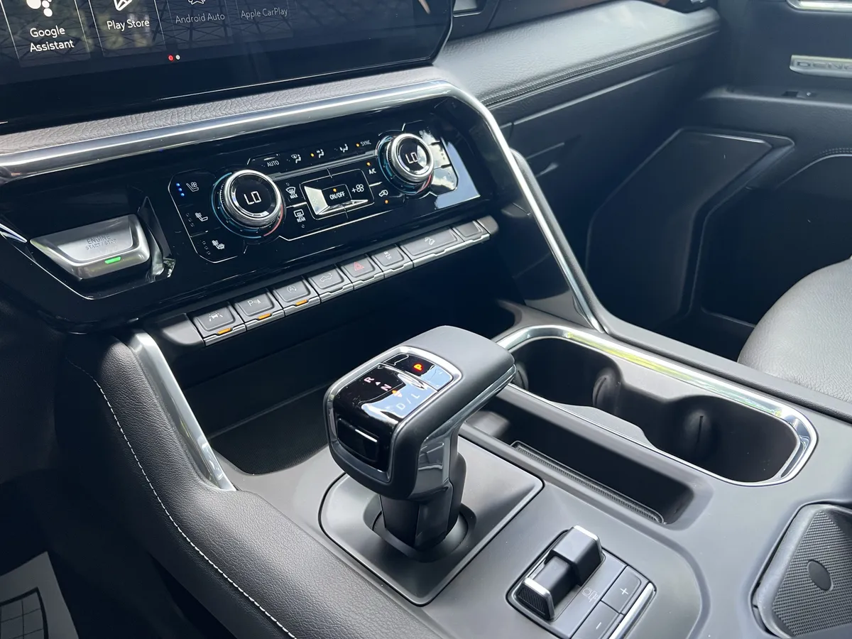 2025 GMC Sierra 1500 Denali thumbnail 27