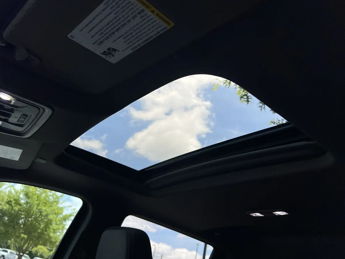 2025 GMC Sierra 1500 Denali thumbnail 33