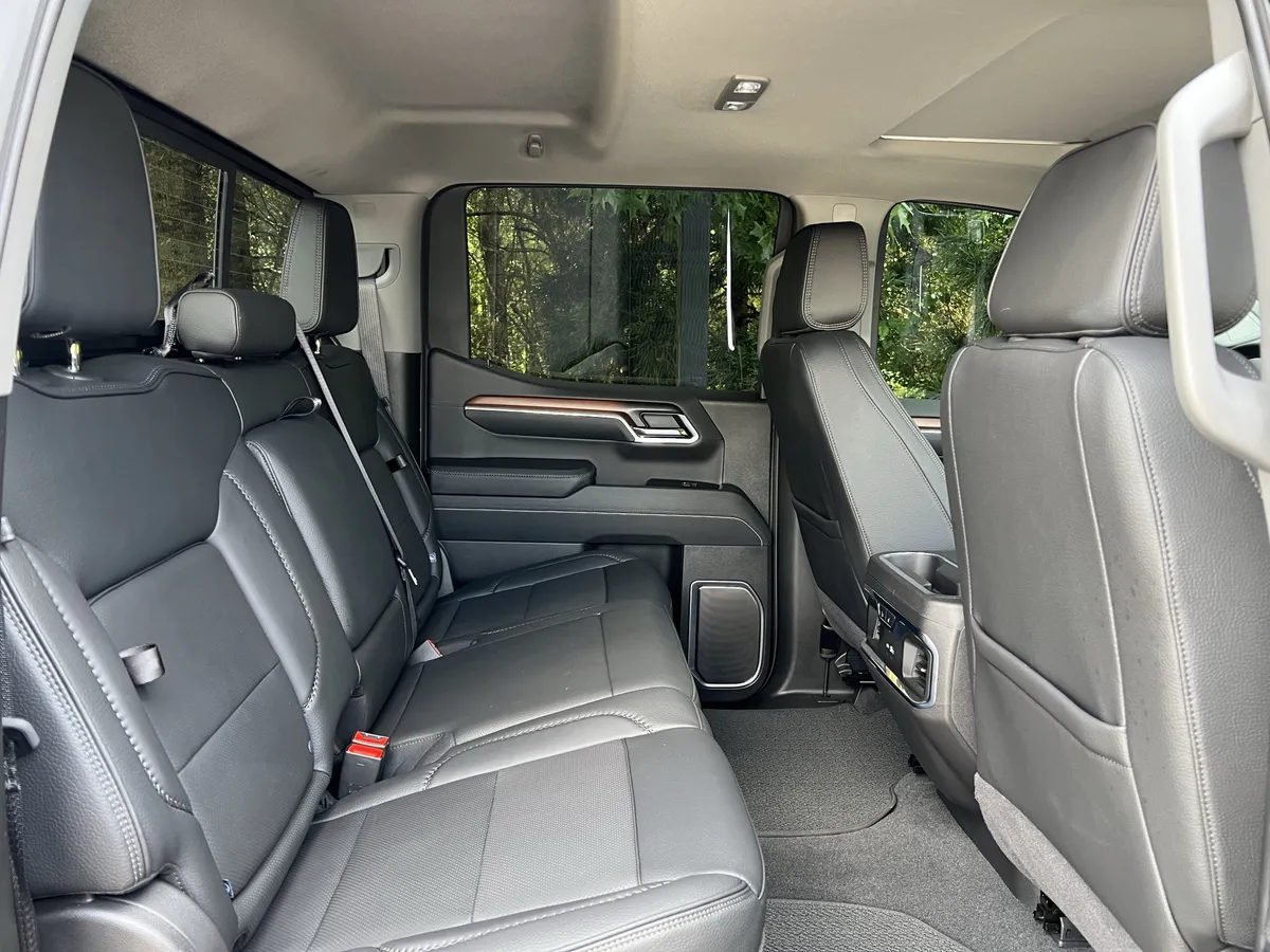 2025 GMC Sierra 1500 Denali thumbnail 38