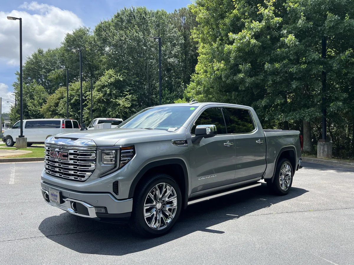 2025 GMC Sierra 1500 Denali thumbnail 4