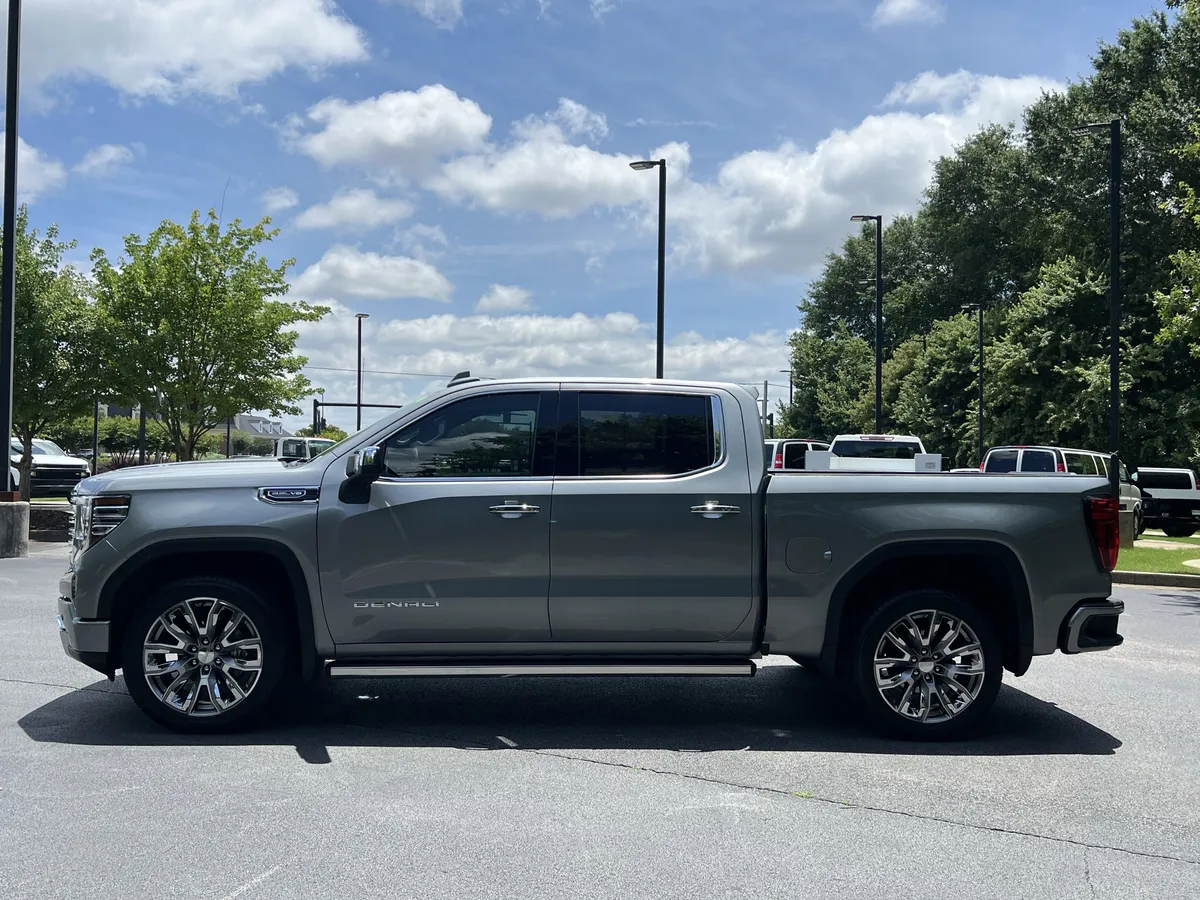 2025 GMC Sierra 1500 Denali thumbnail 5