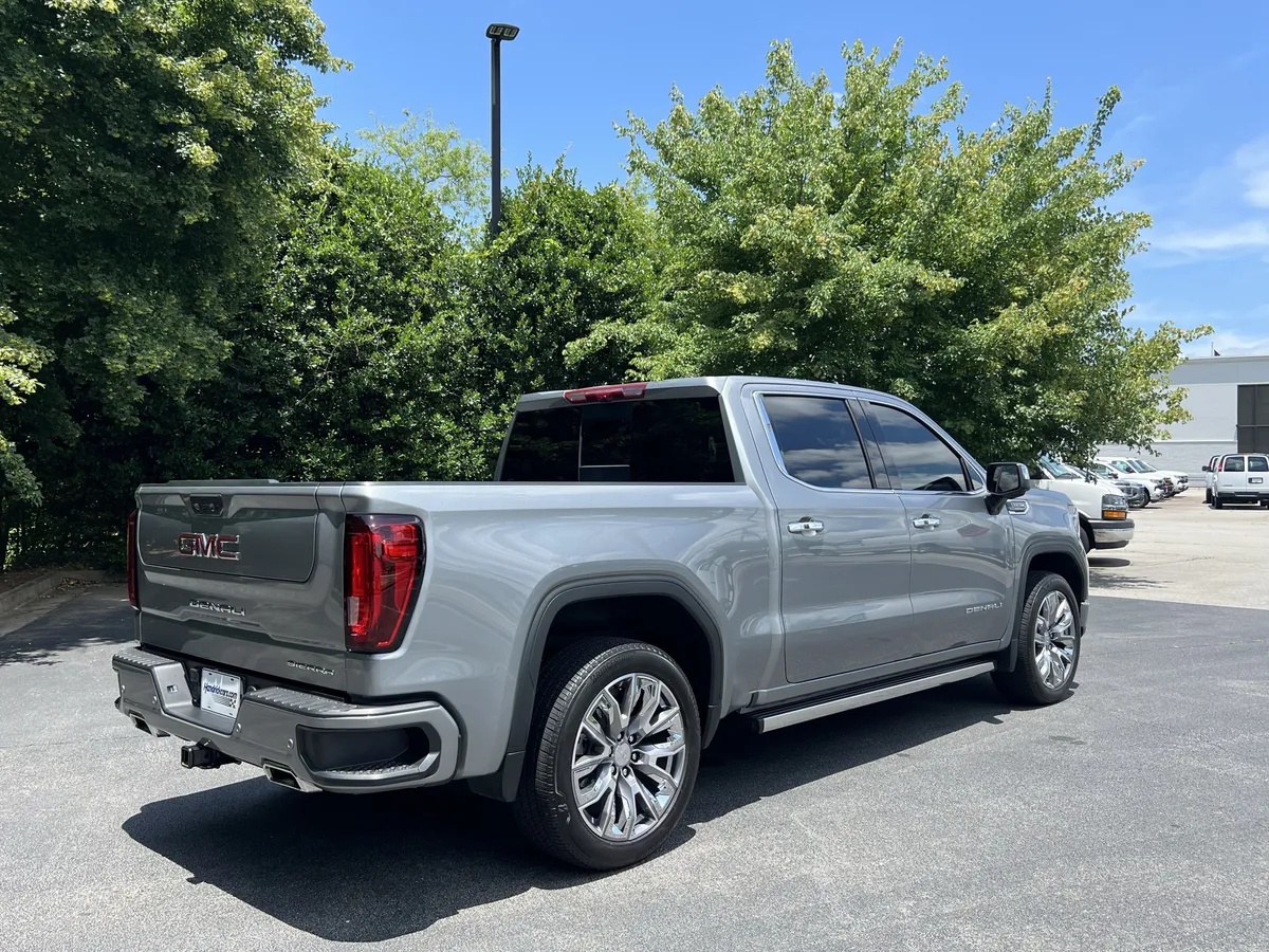 2025 GMC Sierra 1500 Denali thumbnail 8