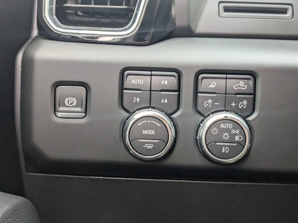 2025 GMC Sierra 1500 Denali thumbnail 22