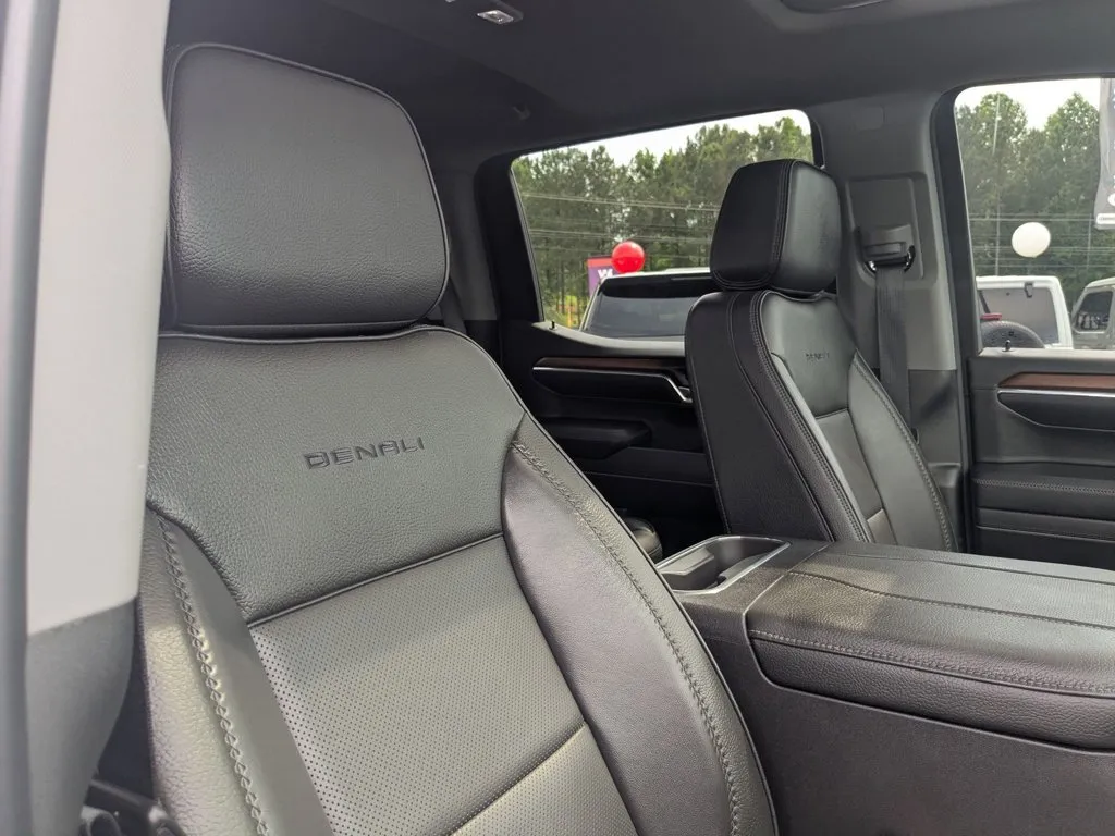 2025 GMC Sierra 1500 Denali thumbnail 28