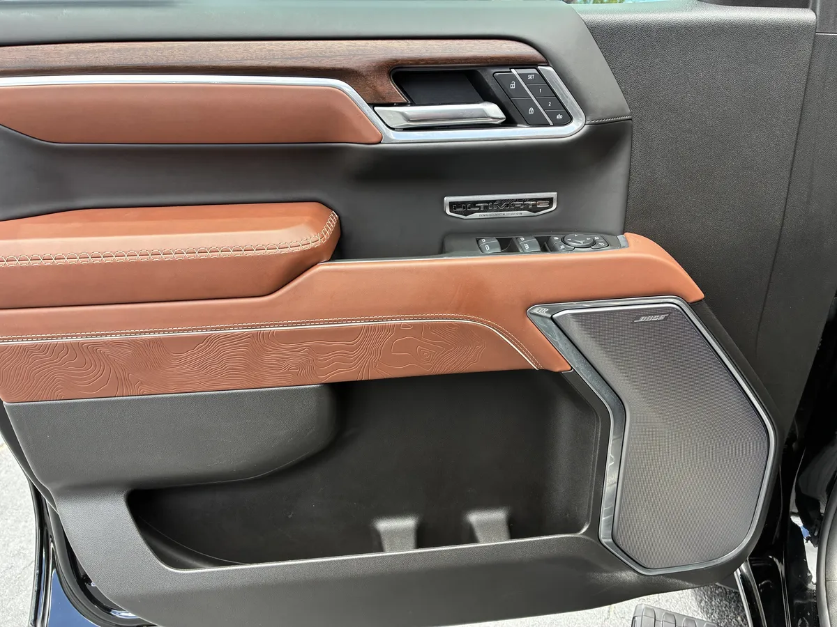 2025 GMC Sierra 1500 Denali Ultimate thumbnail 23