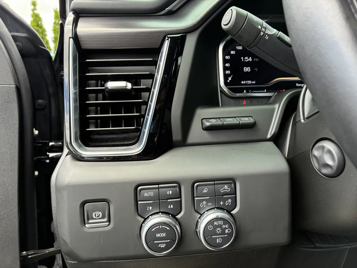 2025 GMC Sierra 1500 Denali Ultimate thumbnail 27