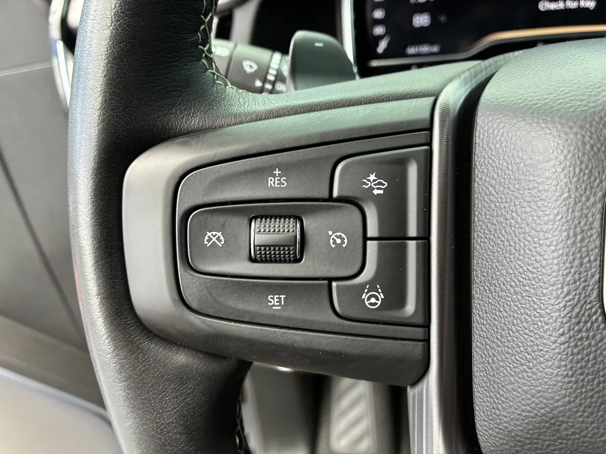 2025 GMC Sierra 1500 Denali Ultimate thumbnail 30