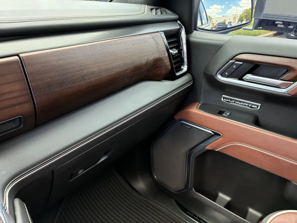 2025 GMC Sierra 1500 Denali Ultimate thumbnail 36