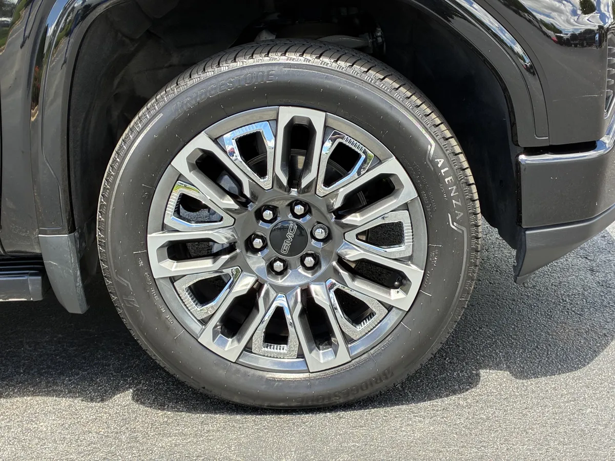 2025 GMC Sierra 1500 Denali Ultimate thumbnail 5