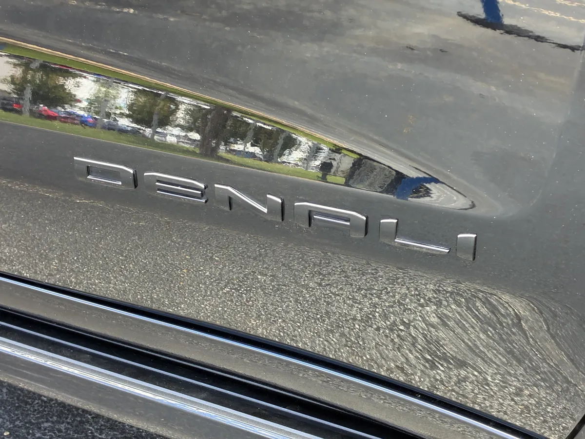 2025 GMC Sierra 1500 Denali Ultimate thumbnail 6