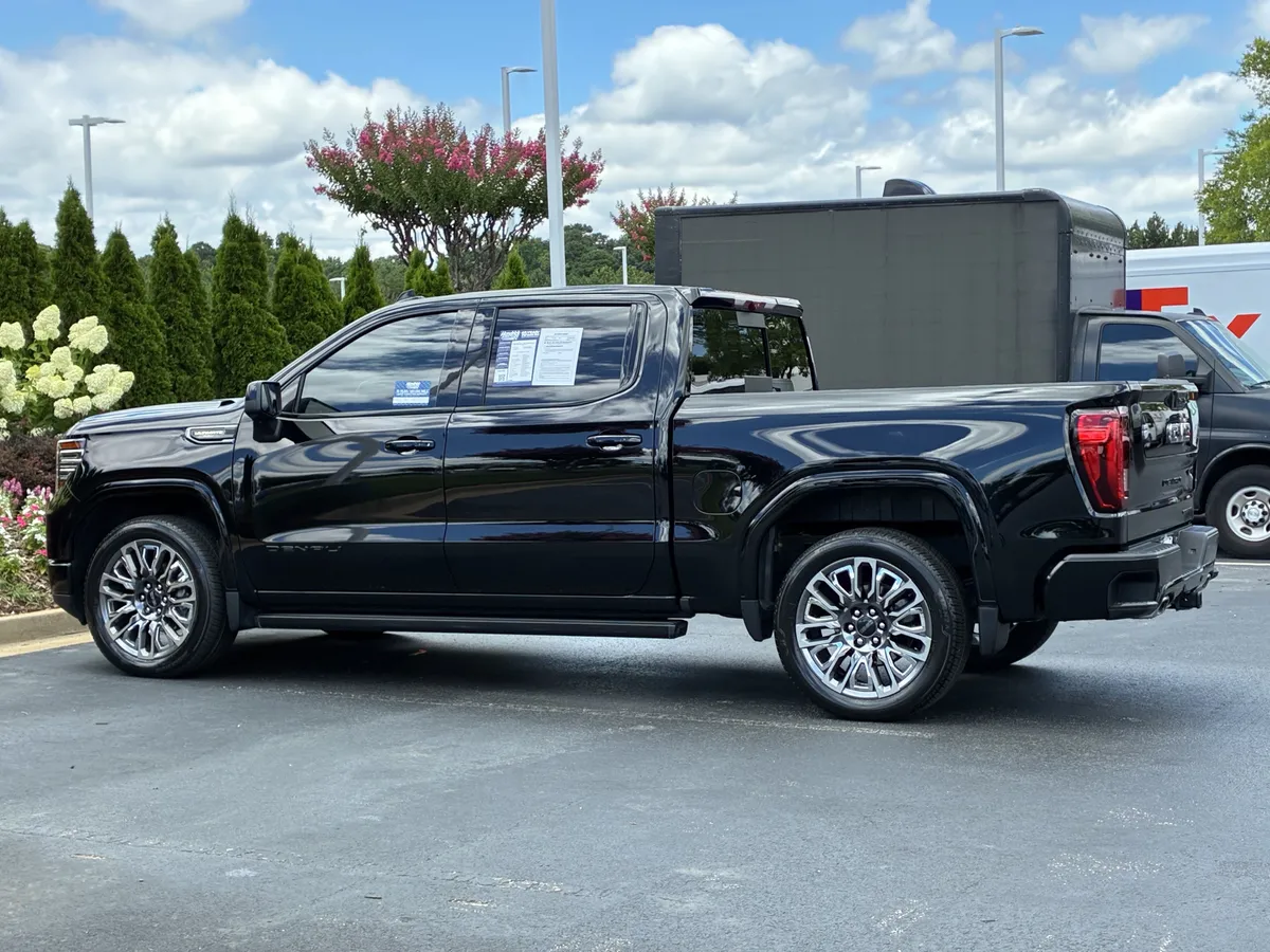 2025 GMC Sierra 1500 Denali Ultimate thumbnail 9