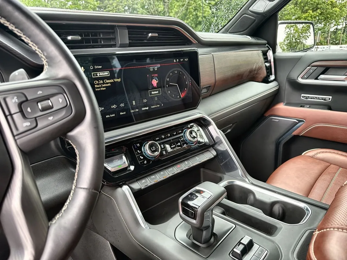 2025 GMC Sierra 1500 Denali Ultimate thumbnail 11