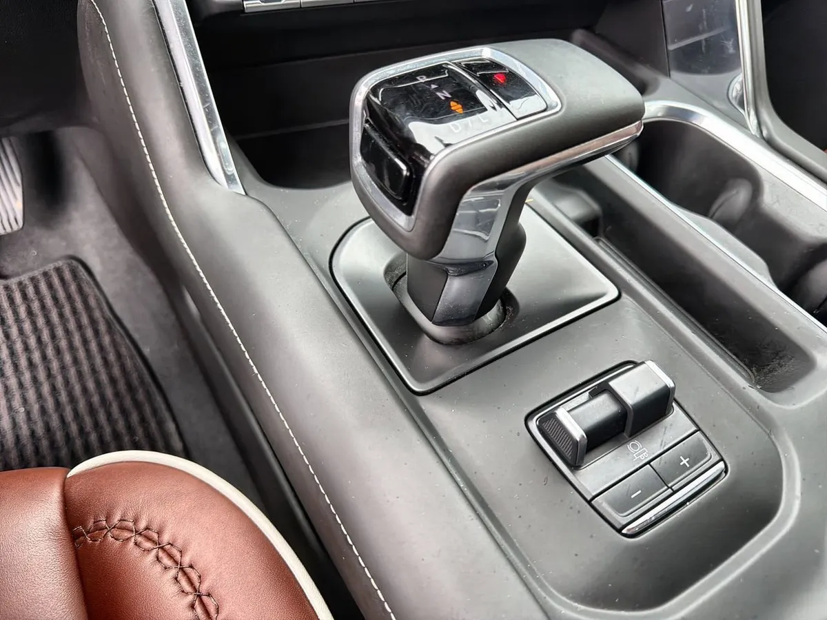 2025 GMC Sierra 1500 Denali Ultimate thumbnail 14