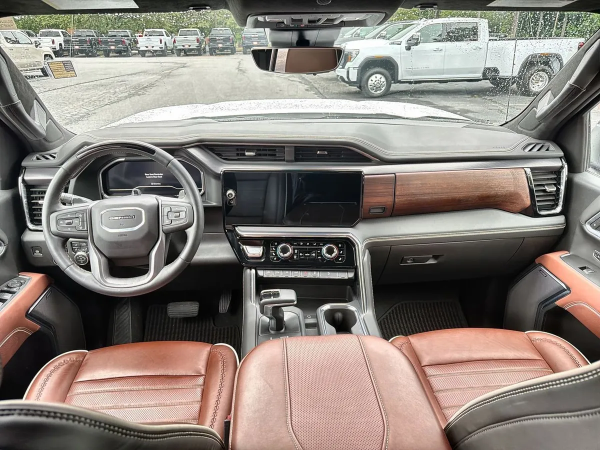 2025 GMC Sierra 1500 Denali Ultimate thumbnail 17