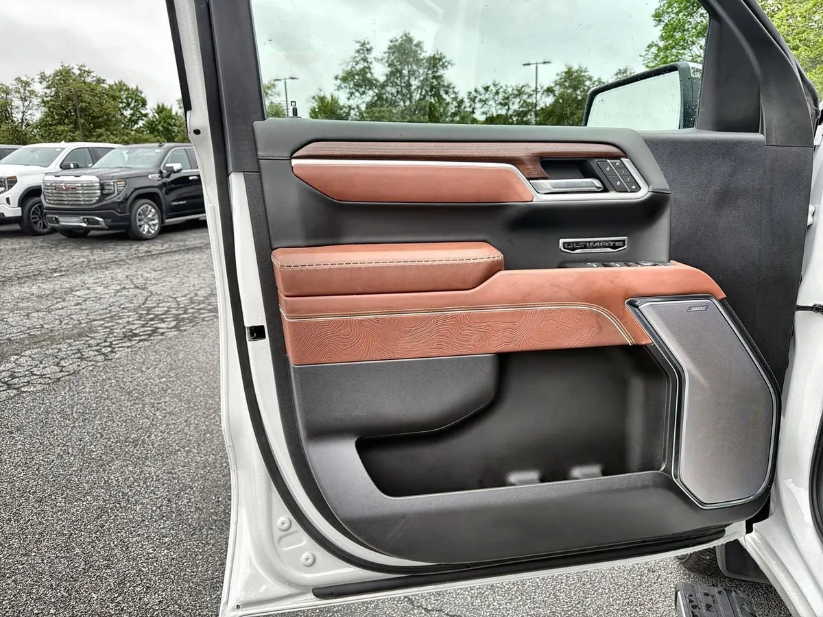 2025 GMC Sierra 1500 Denali Ultimate thumbnail 18