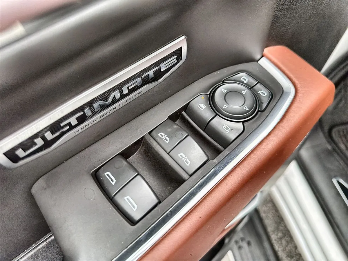 2025 GMC Sierra 1500 Denali Ultimate thumbnail 19