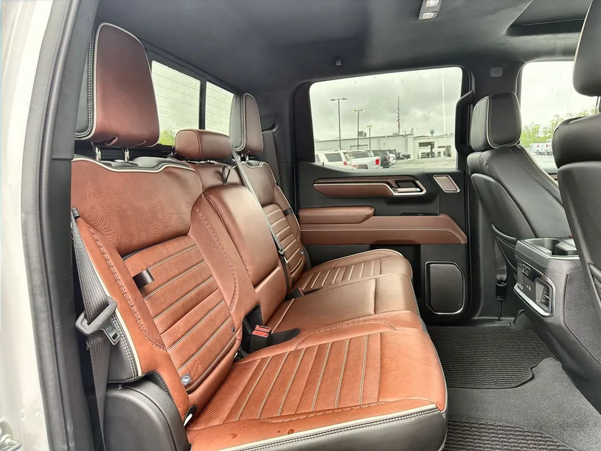 2025 GMC Sierra 1500 Denali Ultimate thumbnail 22
