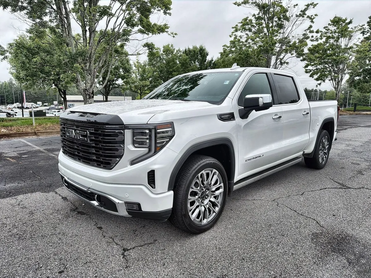 2025 GMC Sierra 1500 Denali Ultimate thumbnail 4