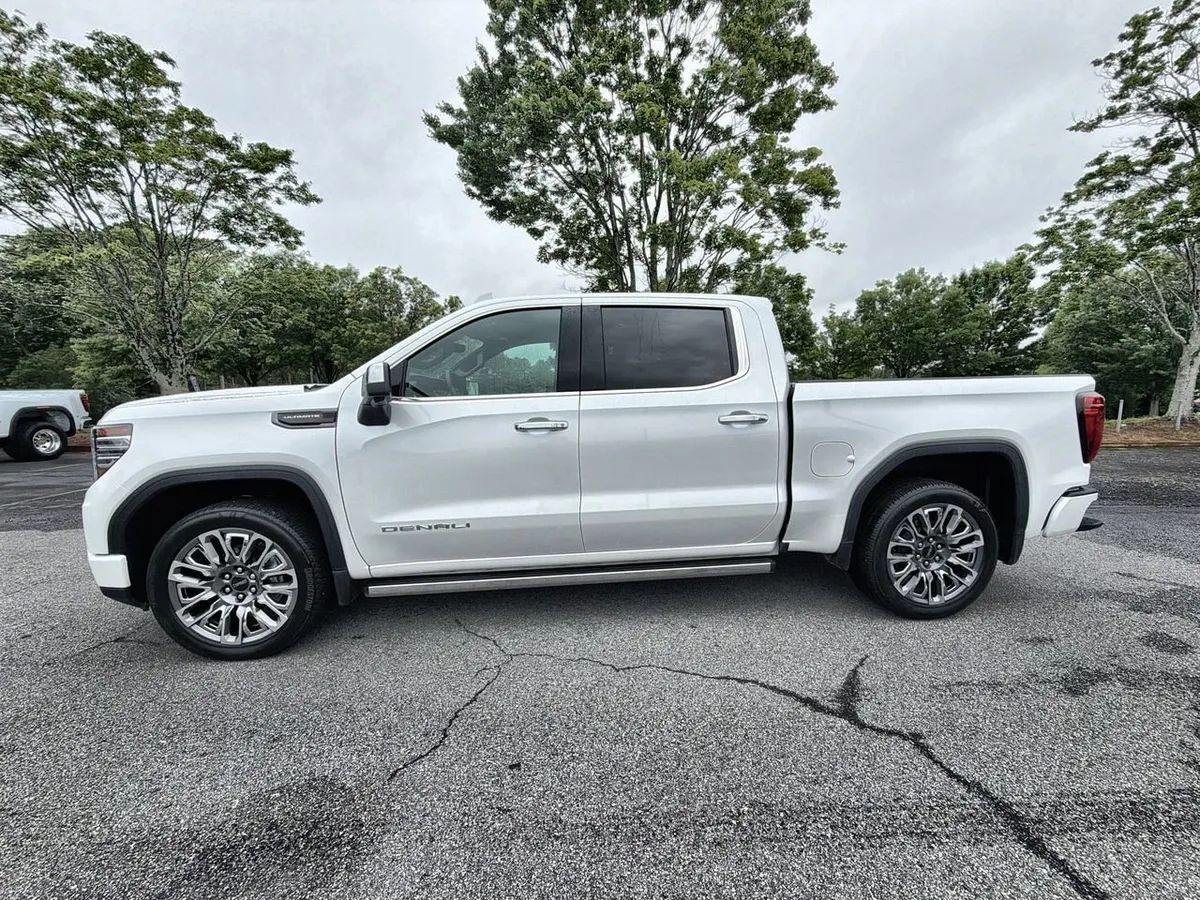 2025 GMC Sierra 1500 Denali Ultimate thumbnail 5