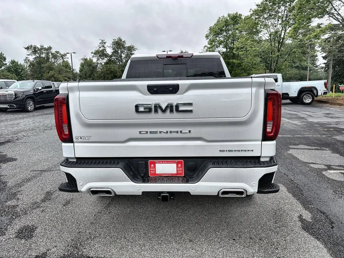 2025 GMC Sierra 1500 Denali Ultimate thumbnail 7