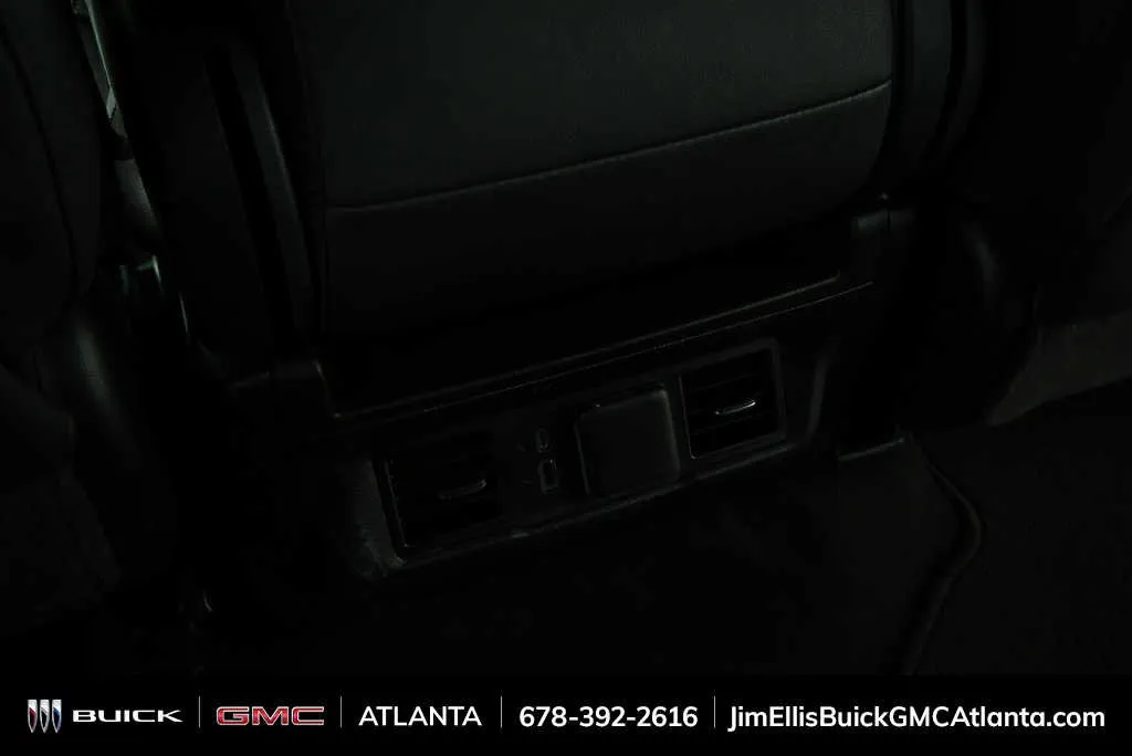 2025 GMC Sierra 1500 SLT thumbnail 18
