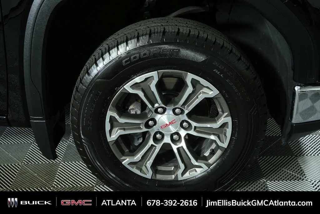 2025 GMC Sierra 1500 SLT thumbnail 35
